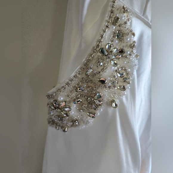 NWT Mac Duggal, Off Shoulder Gown, White, Size 4 - $398 - Picture 15 of 16